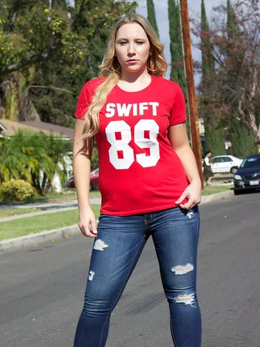 Miniatura 5 de Expression Tees Swift 89 Birth Year - Camiseta para mujer