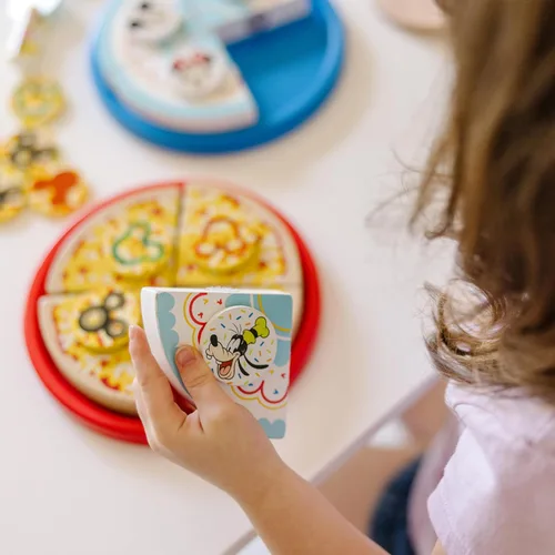 Miniatura 3 de Melissa & Doug Mickey Mouse - Juego de pizza de madera y pastel de cumpleaños (32 piezas) - Play Food