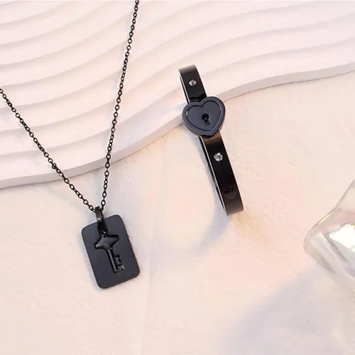 Miniatura 5 de MYNENEY Juego de pulsera con cerradura y llavero para parejas, brazalete de corazón de acero inoxidable para hombres y mujeres, regalo romántico
