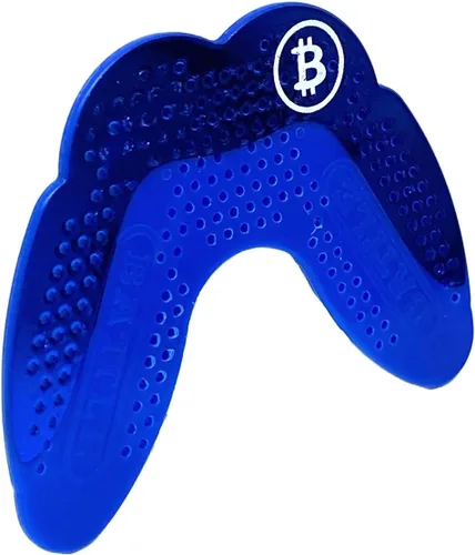 Battle Protector bucal de fútbol deportivo ultradelgado Grillz, máxima protección y transpirabilidad, diseño de boquilla de perfil bajo que Azul