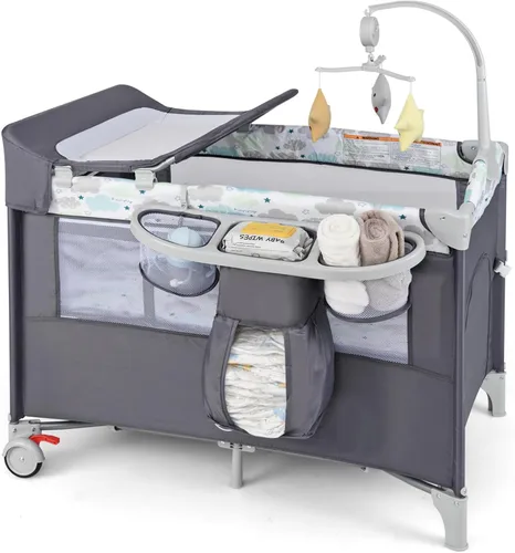 HONEY JOY Empaca y juega con el moisés, cama 5 en 1 con cambiador de pañales y bolsa de almacenamiento, arco de juguete y caja de música, riel Gris