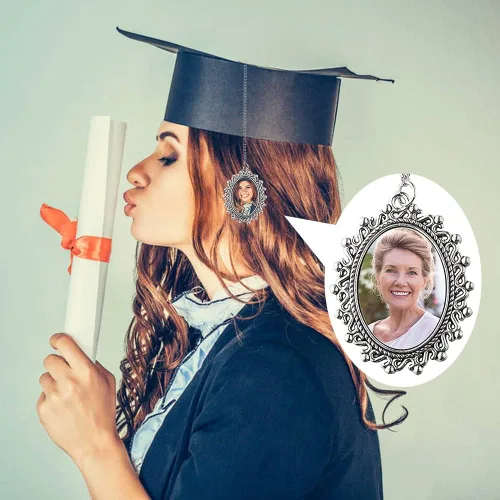 Miniatura 6 de Dije de foto de tapa de graduación, 4 piezas de regalo universitario de clase 2023, borla de graduación personalizada, colgante conmemorativo