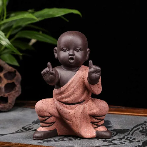 Miniatura 2 de Kingzhuo Estatuilla de Buda en miniatura de cerámica, pequeña y linda estatua de Buda, figura de monje, manualidades creativas para bebés, adornos
