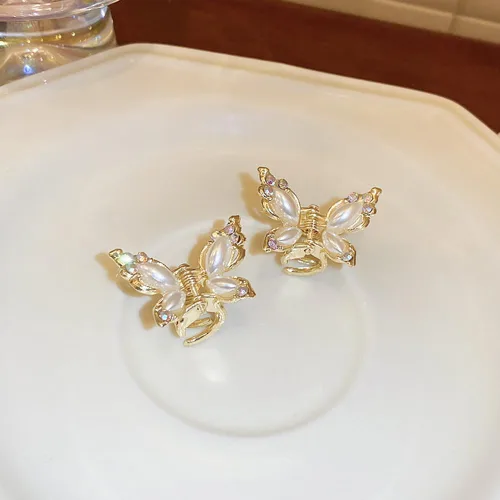 Miniatura 5 de Wiwpar 4 pinzas para el pelo de mariposa con diamantes de imitación de cristal, color dorado y plateado con perlas de mariposa, pinzas pequeñas
