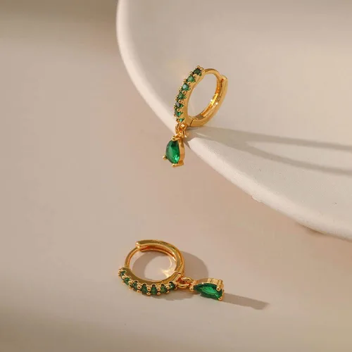Miniatura 6 de Aretes de aro de oro delicados para mujer chapados en oro real de 18 quilates pequeños aretes de aro de circonita cúbica para hombres joyería