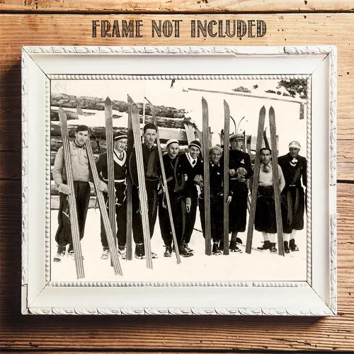 Miniatura 9 de Foto de esquí vintage de un grupo de hombres en una pendiente 11x14 sin marco Póster sin marco: arte de pared alpino en blanco y negro histórico