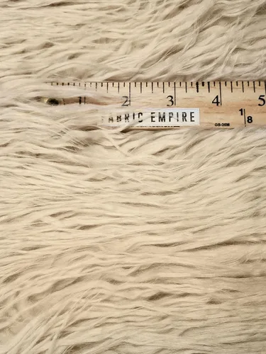 Miniatura 5 de Tela rizada de piel sintética de alpaca de pelo largo vendido por The Yard (crema latte)