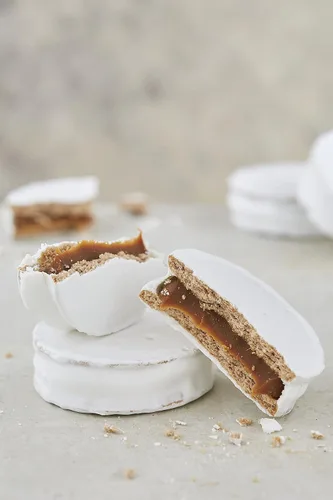 Miniatura 2 de Havanna Merengue y Dulce de Leche Alfajores – Auténticos Alfajores argentinos con revestimiento de merengue italiano y relleno cremoso de Dulce