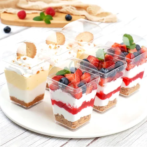Miniatura 6 de Zezzxu Paquete de 100 Tazas de Postre de 5 oz con Tapas de Cúpula y Cucharas, Tazas de Pudín de Plástico con Tapas Mini Tazas de Parfait Shooter