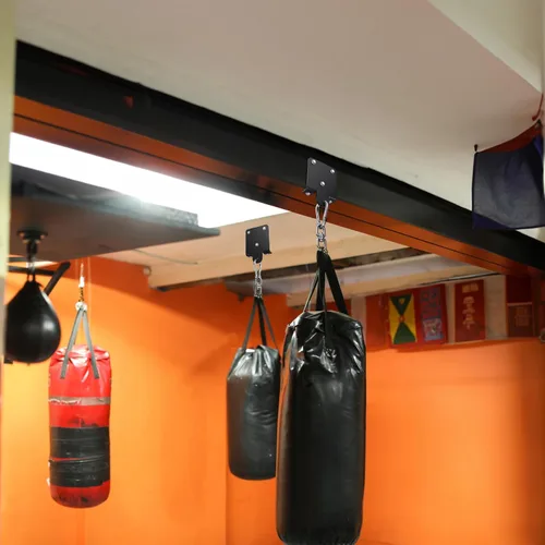 Miniatura 7 de WUWEOT Percha para bolsas pesadas, soporte resistente para bolsa de boxeo, rotación de 360°, soporte de gancho de madera para entrenamiento