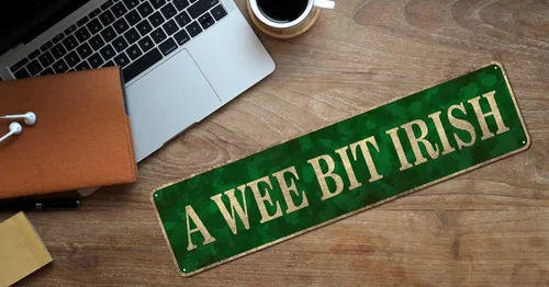 Miniatura 5 de Wee Bit - Letrero irlandés de hojalata para decoración del día de San Patricio, 4 x 16 pulgadas Letrero de metal rústico, diseño novedoso de Bar