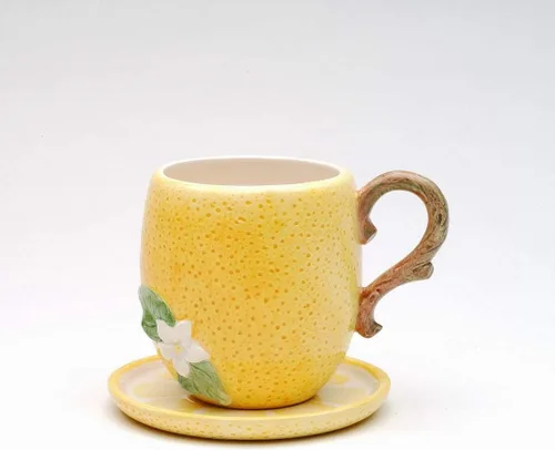 Cosmos Gifts Juego de tazas y platillos de cerámica fina Lemon Hill con flores y hojas (2 juegos) 4-1/4 pulgadas de alto