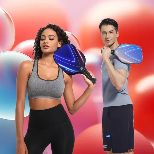Miniatura 5 de Juego de 2 paletas, 4 bolas de pickleball 2024, toallas de enfriamiento, banda para el sudor y mochila de pickleball, kit de jugador principiante