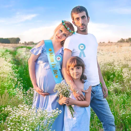 Miniatura 7 de Kit de banda azul y dorada para mamá, revelación de género, corona de guirnalda floral para fiesta con insignia de hojalata, suministros