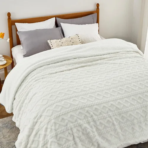 Miniatura 15 de Bedsure Gentlesoft - Manta de forro polar Sherpa para sofá, mullida y acogedora manta de jacquard para mujer, regalo de Navidad, gruesa y cálida