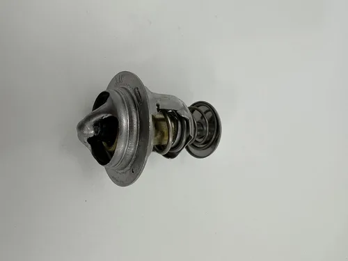 Miniatura 7 de Termostato original Yanmar 121750-49800 para motores 2GM, 2GM20F, 3GM y 3GM30F (159.8 °F)
