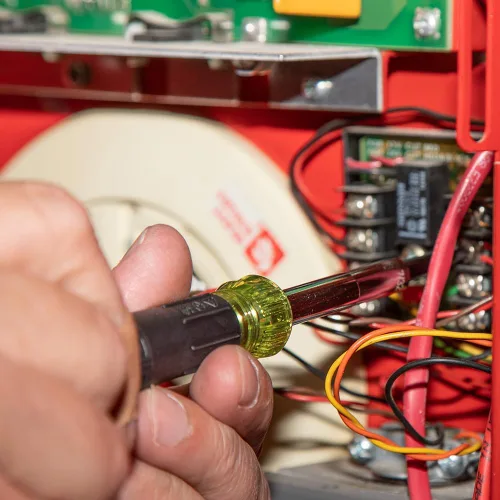Miniatura 4 de Klein Tools 32314 Destornillador electrónico, 14 en 1 con 8 puntas de precisión, ranurado, Phillips y brocas TORX a prueba de manipulación, 6 llaves