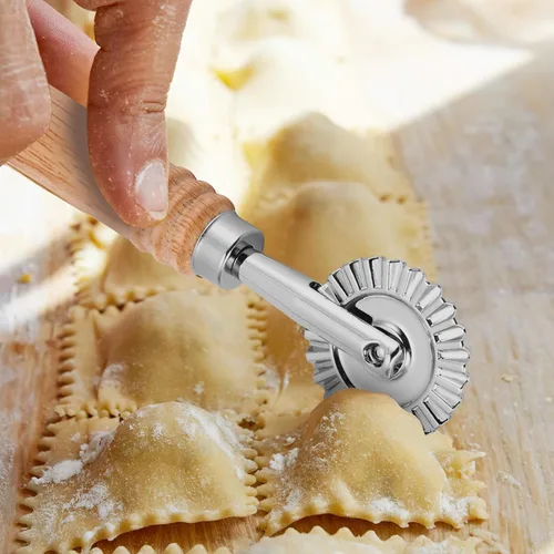 Miniatura 4 de SHANGSKY Rueda cortadora de repostería, rueda de corte de ravioles con mango largo de madera, cortador de pasta, bola de masa para hacer encaje