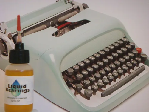 Miniatura 2 de El mejor aceite 100% sintético para cualquier máquina de escribir, restaura las llaves pegajosas o congeladas, las hace más suaves y silenciosas