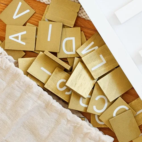Miniatura 5 de Stiles 92 fichas de letras premium para tablero de fichas, solo letras, no incluye tablero de letras, alfabeto de crucigrama de madera Nogal