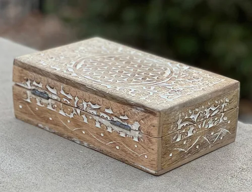 Miniatura 3 de DharmaObjects Caja grande de madera tallada a mano con flores de la vida, para almacenamiento de tarjetas de tarot, multiutilidad