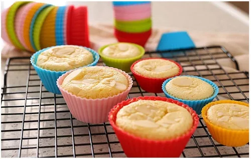 Miniatura 4 de Paquete de 24 tazas reutilizables de silicona para hornear cupcakes, tazas de 2.75 pulgadas y forros antiadherentes para muffins para fiestas
