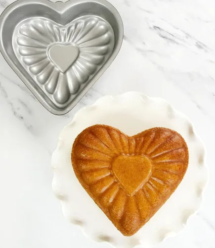 Miniatura 4 de USA Pan Global Bakeware Molde para pastel con forma de corazón elegante