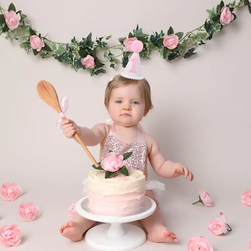 Miniatura 5 de Sombrero de fiesta de primer cumpleaños rosa y blanco - Corona de primer cumpleaños para niña con accesorios para fotos para decoraciones y vestidor