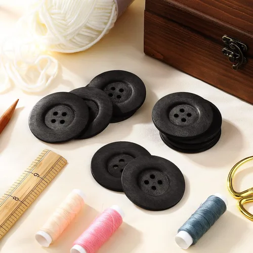 Miniatura 7 de MTLEE 30 Piezas Botones de Madera de Gran Tamaño 2.36 Pulgadas Botón de Costura Redondo 4 Agujeros Botones Grandes para Manualidades Costura de Negro