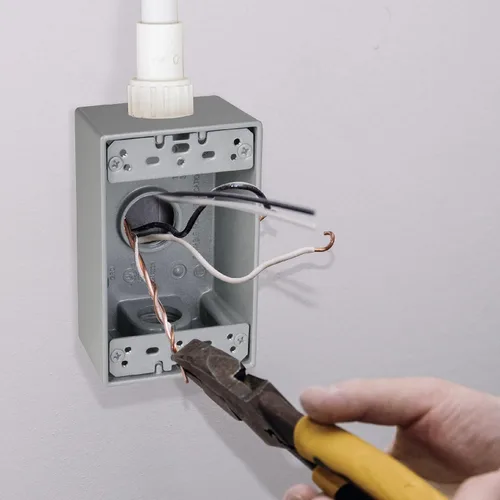 Miniatura 2 de TayMac SB3100S Caja resistente a la intemperie, 1 banda, (3) salidas de 1 pulgada, gris