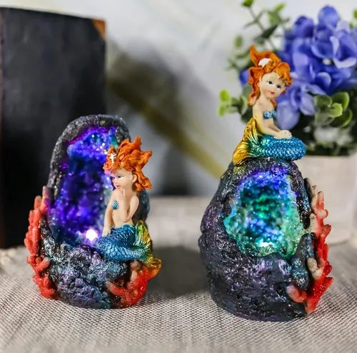 Miniatura 8 de Ebros - Juego de 2 sirenas de fantasía para decoración del hogar (cola azul), diseño de sirenas de cristal de geoda, diseño de corales bajo el mar