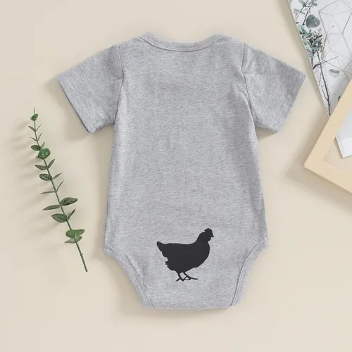 Miniatura 3 de Pañalero para bebé recién nacido, con frase en inglés “Got my mind on my momy”, color gris y blanco, talla 0-18M