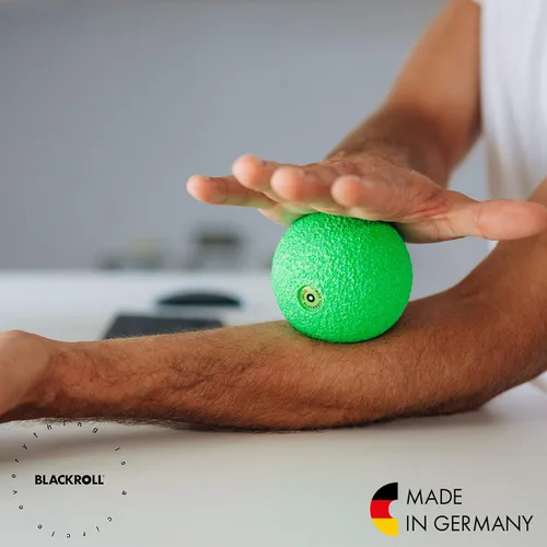 Miniatura 4 de Blackroll - Bola de punto gatillo 08, para ejercicio y recuperación muscular, masajeador de tejido profundo para liberación miofascial en hombros