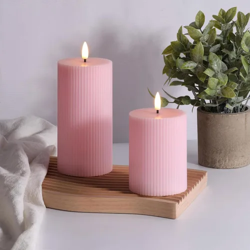 Miniatura 4 de Velas de pilar sin llama acanaladas rosadas con control remoto, velas LED parpadeantes de cera que funcionan con pilas, juego de 2