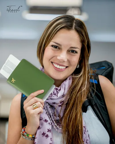 Miniatura 6 de Soporte para pasaporte para artículos esenciales de viaje, funda de pasaporte con bloqueo RFID para accesorios de viaje, cartera de viaje
