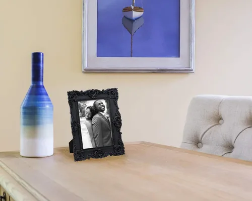 Miniatura 4 de Laura Ashley - Marco de fotos de 5 x 7 pulgadas, de resina texturizada y elaborada a mano, con caballete y gancho para mesa y pared, con diseño Negro