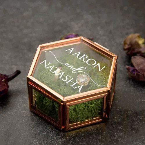 Miniatura 2 de Getname Necklace Caja de anillo de vidrio hexagonal personalizada con musgo para ceremonia de boda, caja de anillo de compromiso de cumpleaños