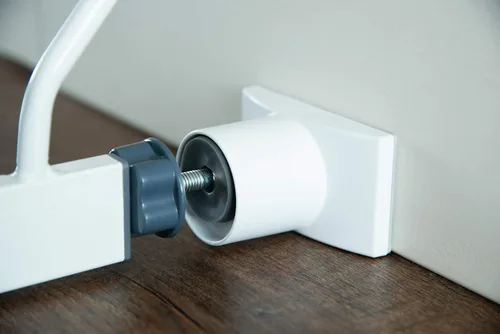 Wall Nanny Extensor – Protector de extensión de puerta de bebé de 4 pulgadas (fabricado en Estados Unidos) extiende las puertas montadas a presión,