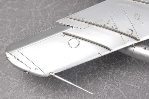 Miniatura 5 de Hobby Boss MiG-17PF Fresco D Kit de construcción de modelo de avión