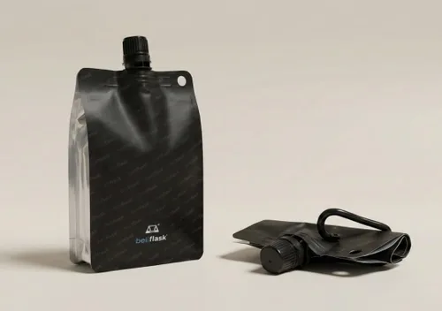 Miniatura 3 de BellFlask - Frasco de plástico de 15 onzas, patentado, flexible, sin metal, reutilizable, sin BPA con clip de mosquetón y embudo de llenado
