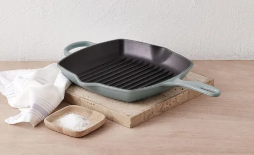 Miniatura 5 de Le Creuset Sartén cuadrada Signature de hierro fundido esmaltado, 10.25 pulgadas, sal marina
