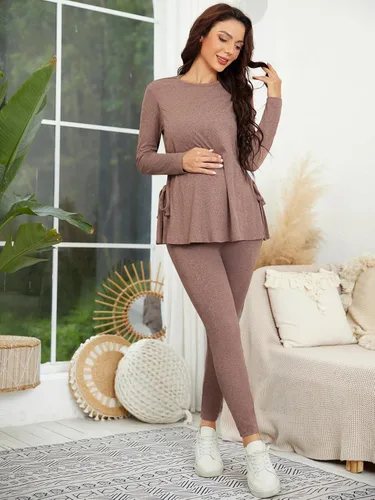 Miniatura 4 de OYOANGLE Conjunto de camiseta de maternidad con cuello redondo y nudo lateral para mujer