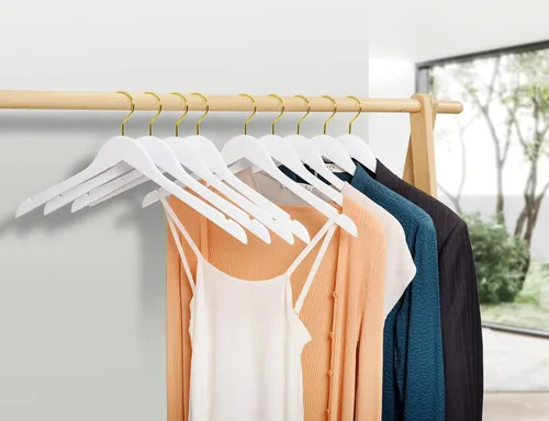 Miniatura 5 de Amber Home Paquete de 24 perchas de madera blanca con ganchos dorados, perchas de madera blanca para camisas con muescas para vestido, abrigo, novia