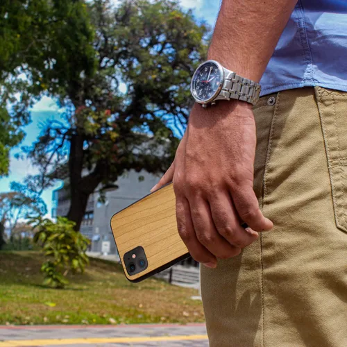 Miniatura 4 de Funda de madera natural compatible con iPhone, San Jude, grabado personalizado incluido (madera de cerezo)
