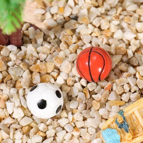 Miniatura 2 de Toddmomy 20 pelotas deportivas en miniatura, mini pelotas de fútbol y baloncesto de resina de 0.6 pulgadas para accesorios de casa de muñecas