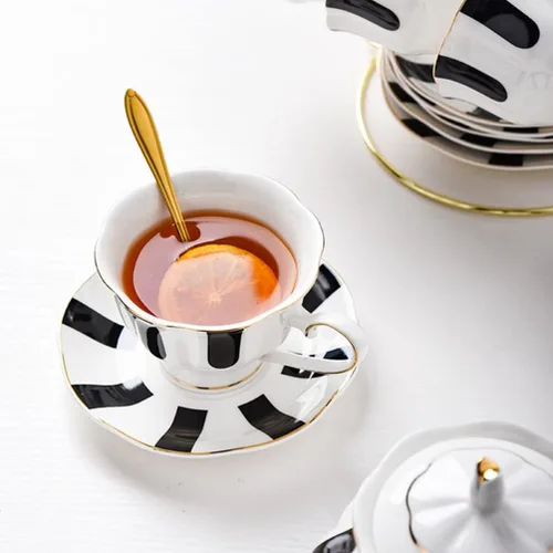 Miniatura 8 de Hemoton Juego de tazas y platillos de lunares de 5.51 pulgadas, taza de café de cerámica de estilo europeo con platillo para café con leche