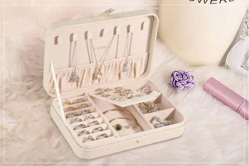 Miniatura 8 de LANDICI Joyero pequeño para mujeres y niñas, estuche organizador de joyas de viaje de piel sintética, soporte portátil de almacenamiento de joyas