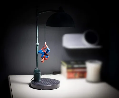Miniatura 6 de Lámpara de escritorio LED Spider-Man de Marvel Streetlight Luz nocturna de superhéroe 16 pulgadas