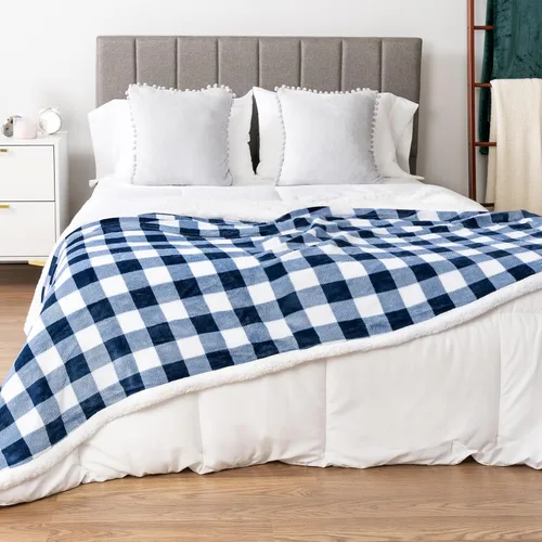 Miniatura 6 de PAVILIA Manta Sherpa de cuadros búfalo blancos y azul marino para sofá, tamaño individual, manta de franela suave y esponjosa para cama, manta