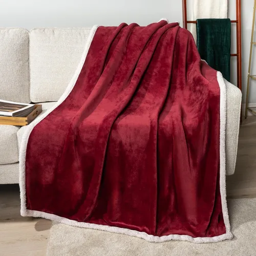 Miniatura 2 de PAVILIA Manta de forro polar Sherpa para sofá, tamaño individual, color rojo granate, suave y mullida, acogedora manta de invierno reversible